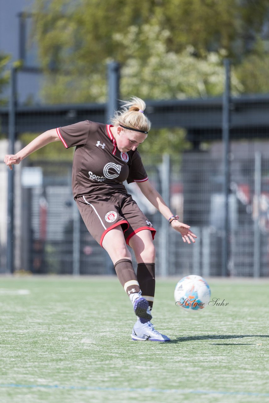 Bild 111 - wBJ St. Pauli - Walddoerfer : Ergebnis: 1:11